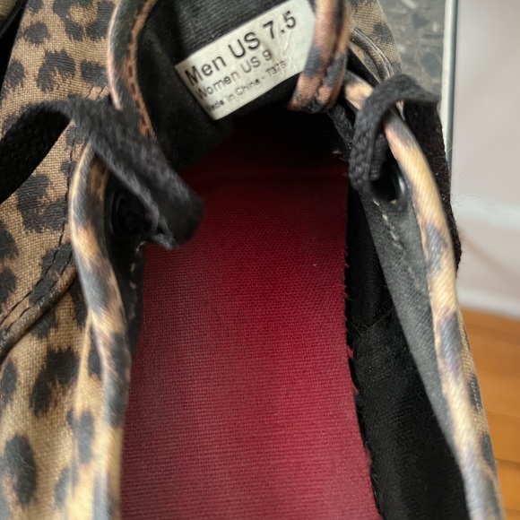 VANS - Picture 5 of 11